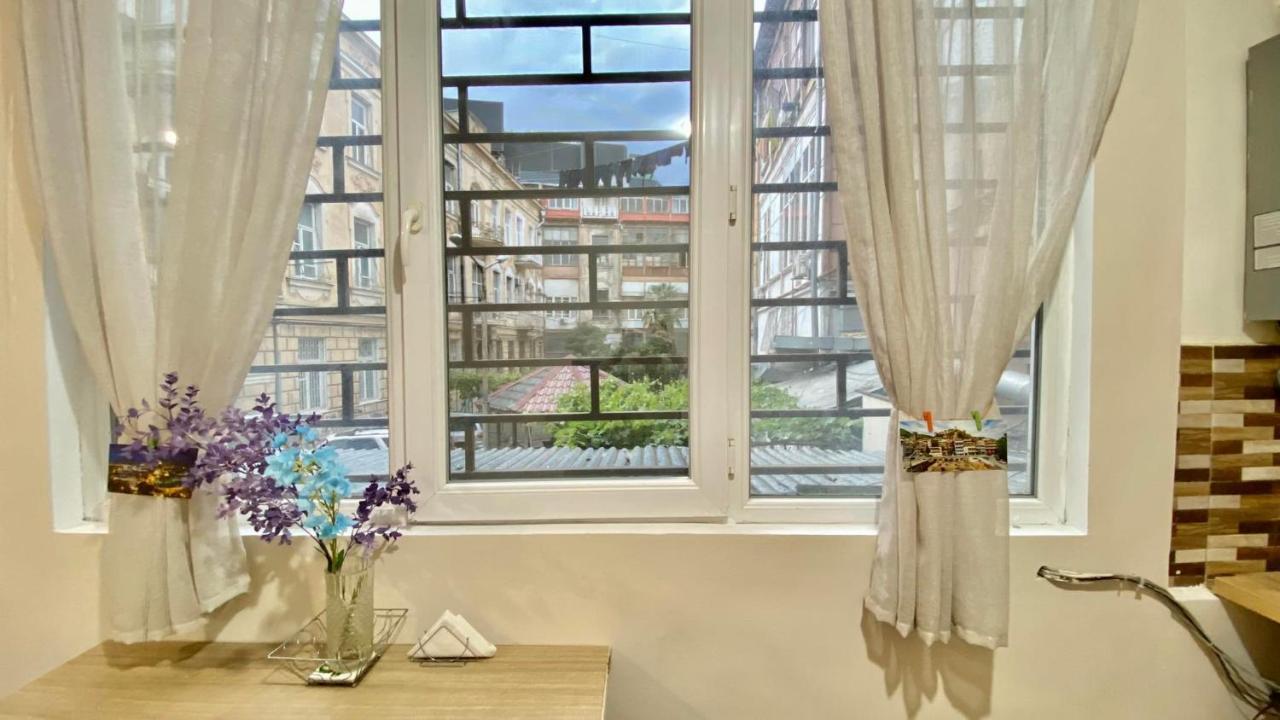 Freedom Square Apartment Tbilisi Exterior photo
